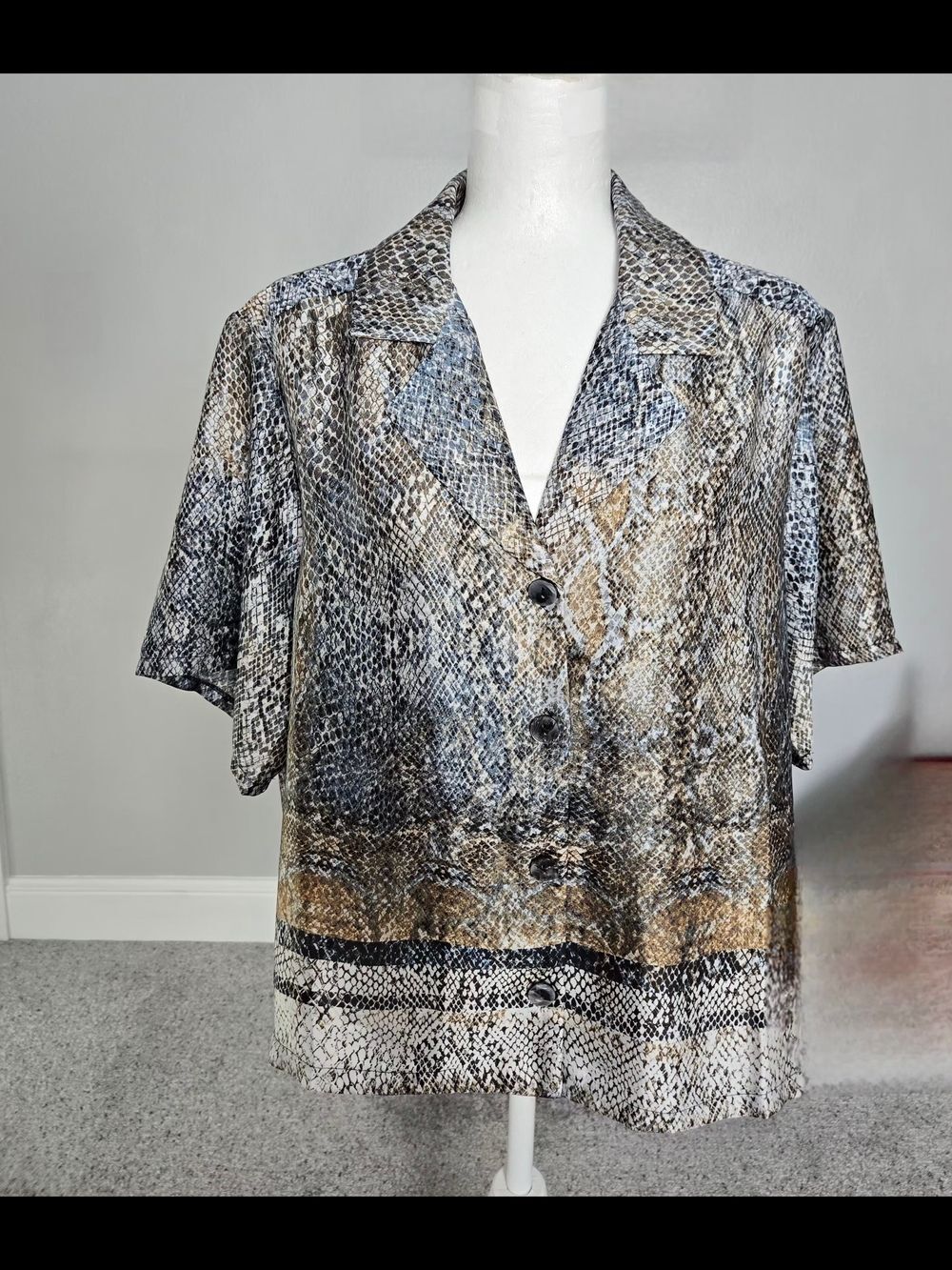 Alex & Lili Snakeskin Print Button Down Blouse Liquid Satin Short Sleeve  Size L